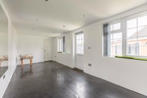 Garden room- click for photo gallery